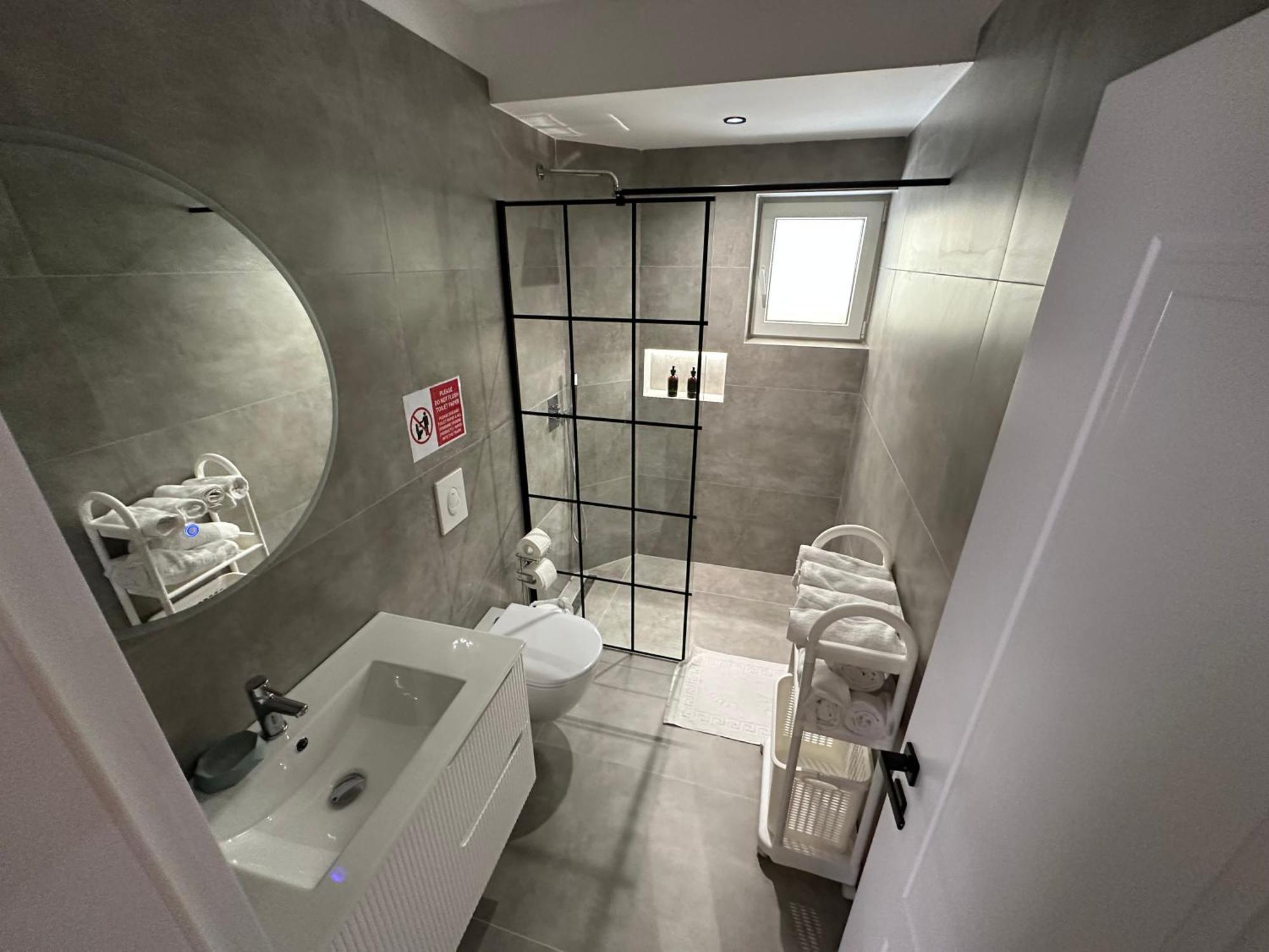 Luxury Center Apartments Тирана Екстер'єр фото